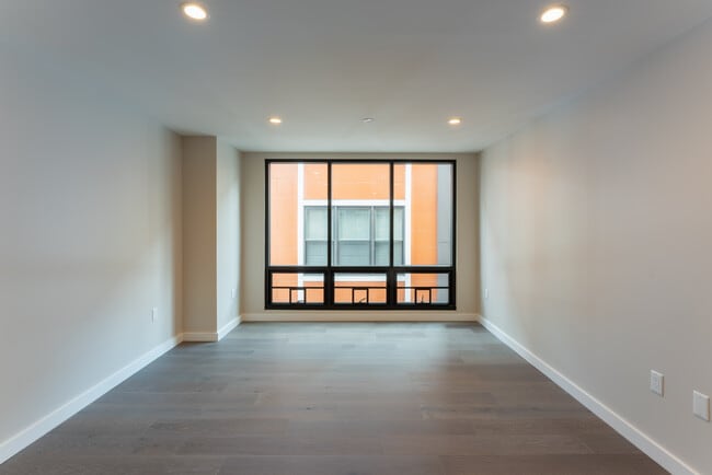 Building Photo - 242 Hanover St