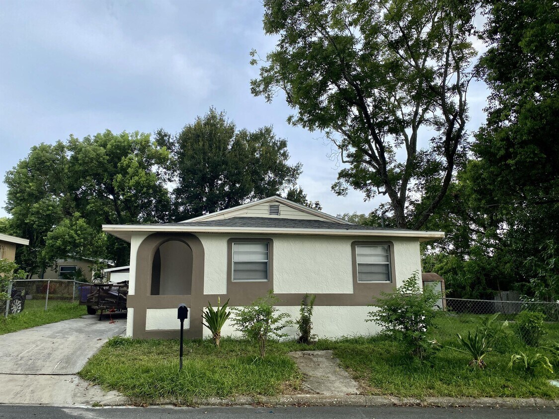 Primary Photo - 530 W 13th St