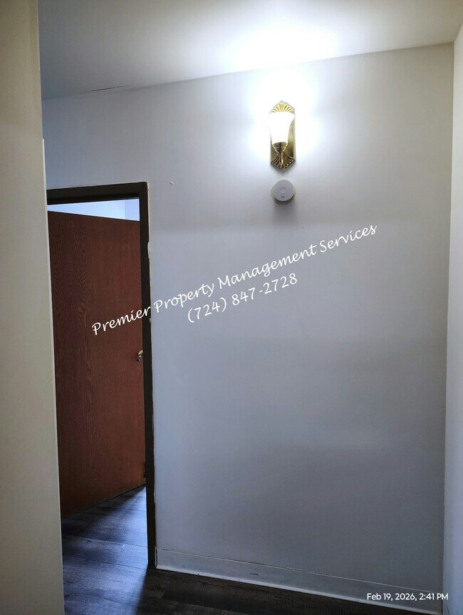 Foto del edificio - 518 W Cunningham St