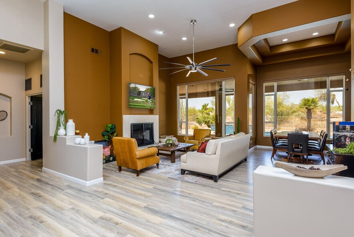 Foto principal - 9798 E Hidden Green Dr