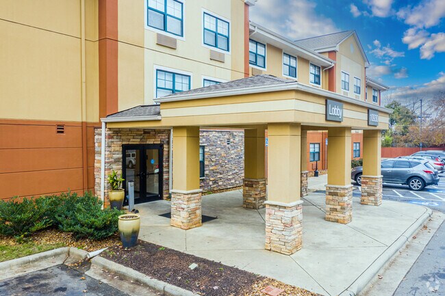 Furnished Studio - Charlotte - 4