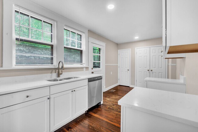 Foto del edificio - Fully Updated 3-Bed/1-Bath Memphis Home – Bright, Modern & Move-In Ready!