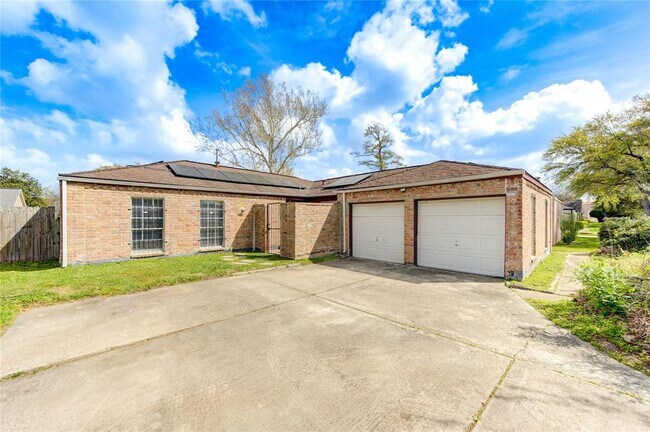 Building Photo - 10534 Evesborough Dr