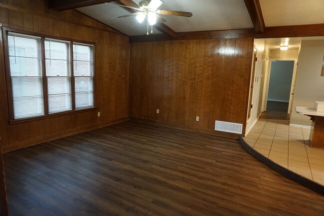 Building Photo - 3821 51st St