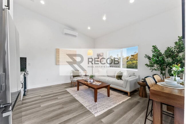 Foto del edificio - 832 Desty St