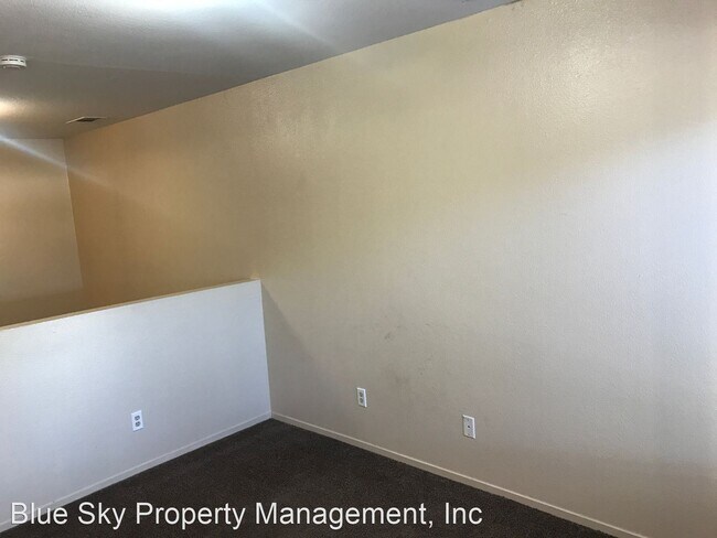 Building Photo - 62 N Villa St