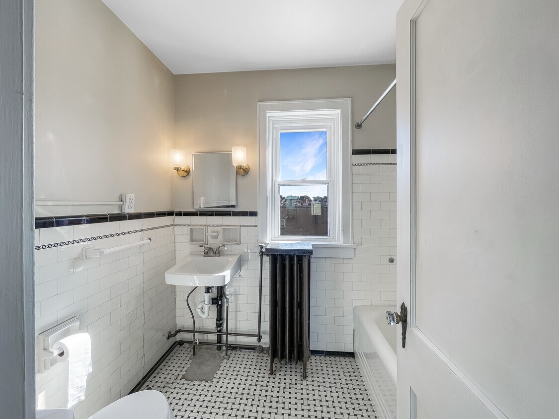 Foto principal - 104 Brownsville Rd