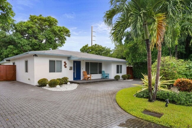 Building Photo - 1137 NE 1st Ave.