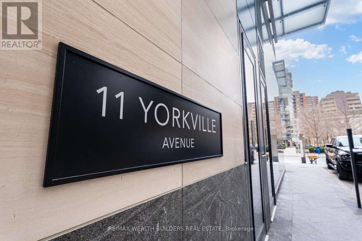 Building Photo - 11-4211 Yorkville Ave