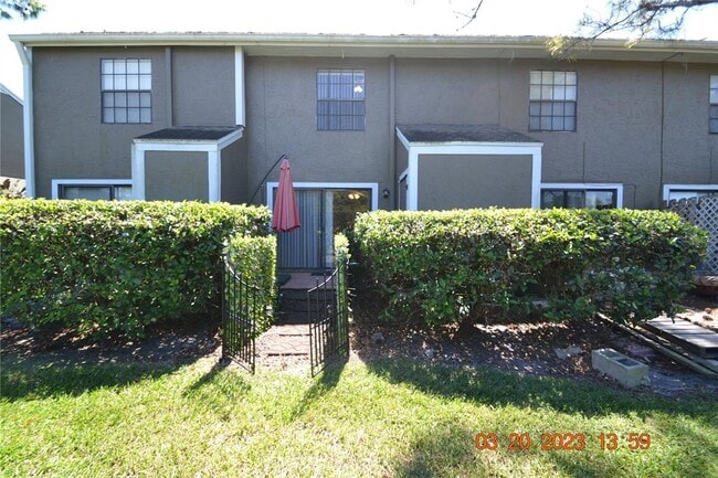 Foto del edificio - 16539 Lake Brigadoon Cir