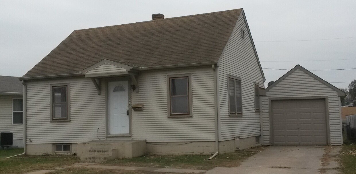 1421 E 4th St, Fremont, NE 68025 House Rental in Fremont, NE
