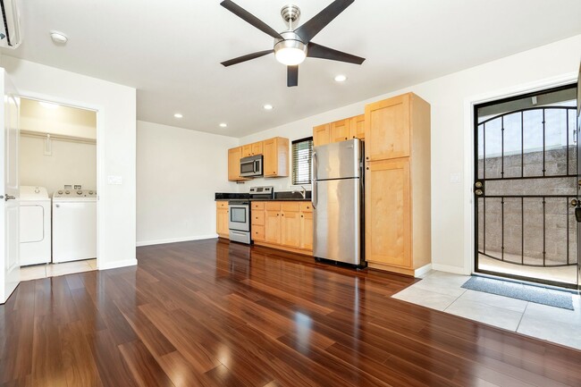 Building Photo - Beautifully Appointed Unfurnished 1 Bedroo...