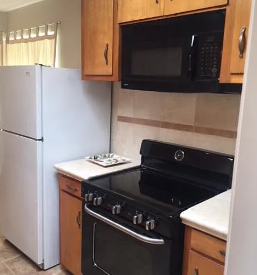 Foto del edificio - 3915 Beechwood Dr