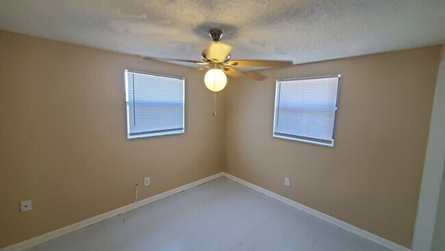 Foto del edificio - 818 6th St SE