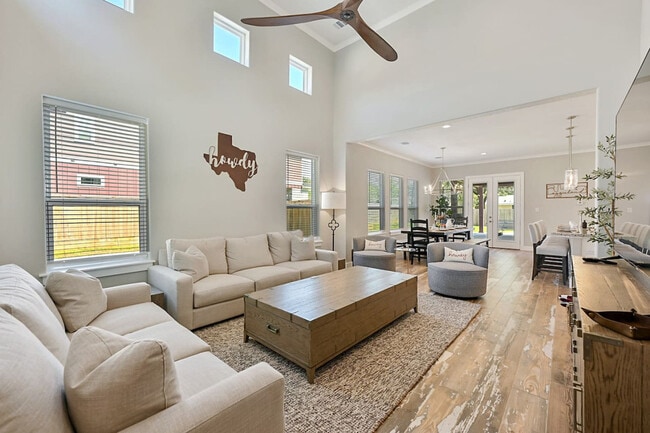 Building Photo - 105 Anderson St