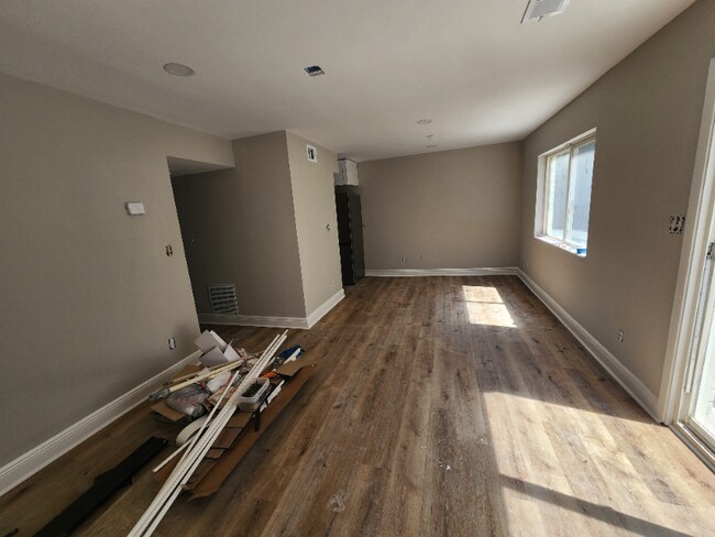 Foto del edificio - 390 W Lake Ave NW