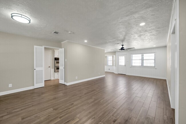 Foto del edificio - 29010 Deadwood Ln