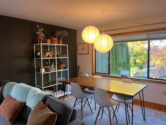 Building Photo - 545 NE 100th St