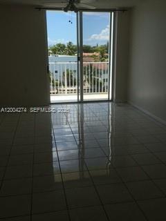 Foto del edificio - 80 S Shore Dr