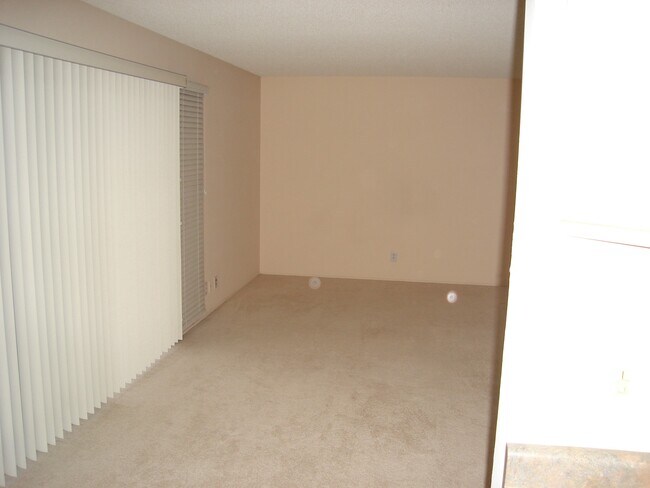 Living Room - 2755 Country Dr