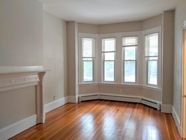 Building Photo - 16 Park Ave