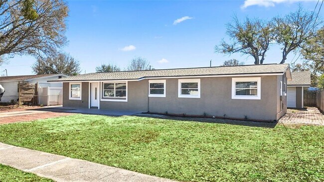 Building Photo - 4418 W Fairview Heights