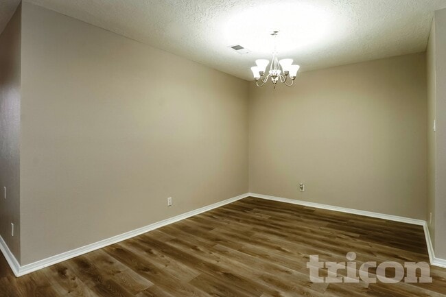Building Photo - 1416 Nemesia Pl NE