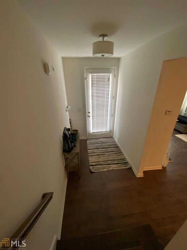 Foto del edificio - 7595 Bucknell Terrace