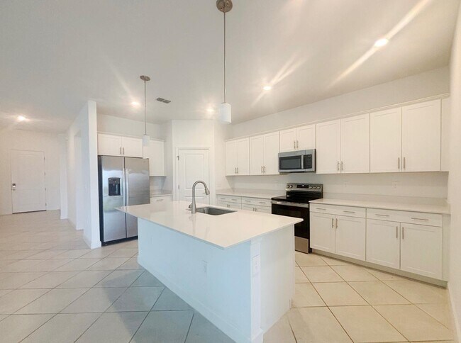 Foto del edificio - 8318 Waterscape Rd