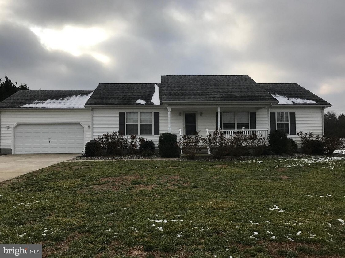 Foto principal - 386 W Chestnut Ridge Dr