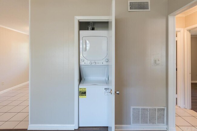 Foto del edificio - 1401 Plummer St