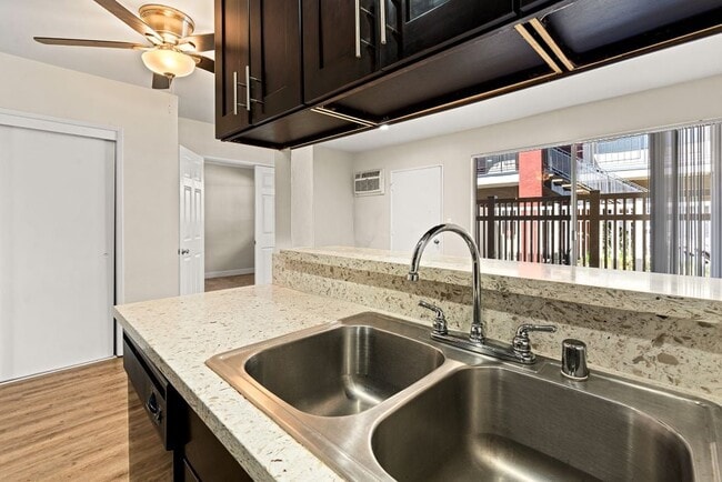 Building Photo - Riverside Apartments