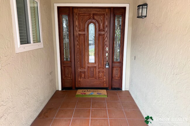 Foto del edificio - Charming Foster City Home with Outdoor Liv...