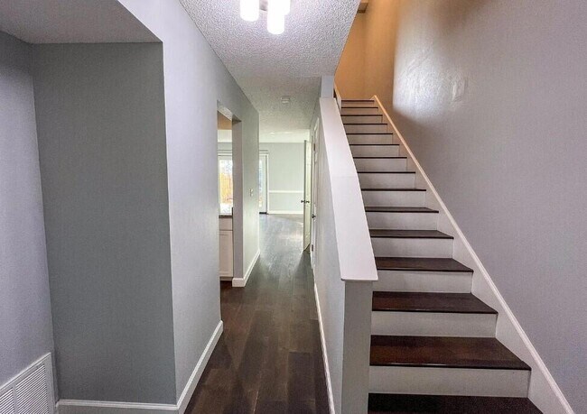 Foto del edificio - 16 Cape Dr NW