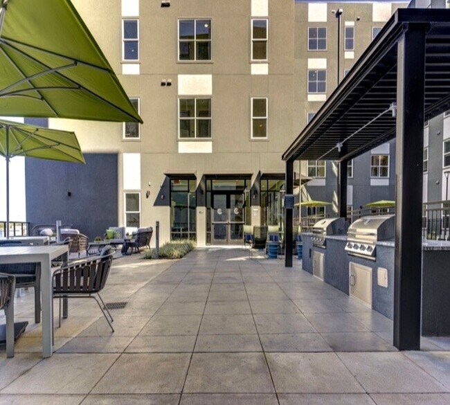 Foto del edificio - 1301 Parker Ln