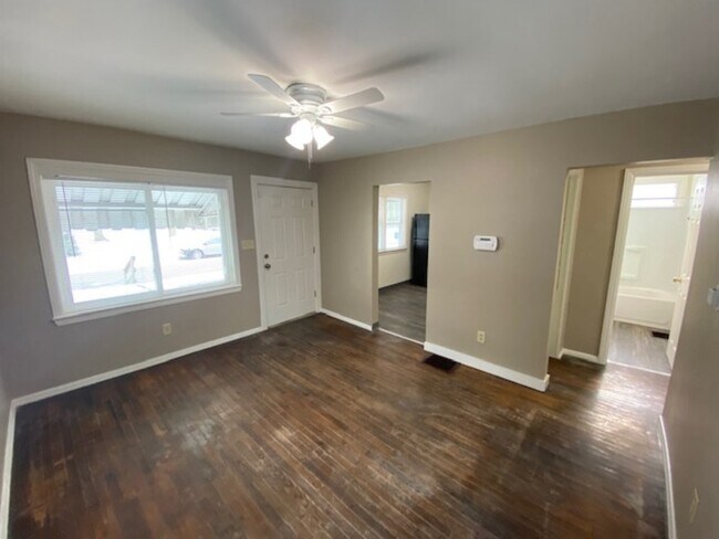 Building Photo - 2629 Grasmere Ave