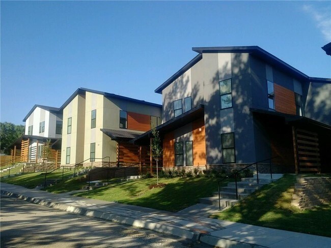 Building Photo - 1155 N Storer Ave