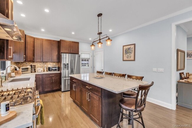 Building Photo - 300 Fiddler Ln