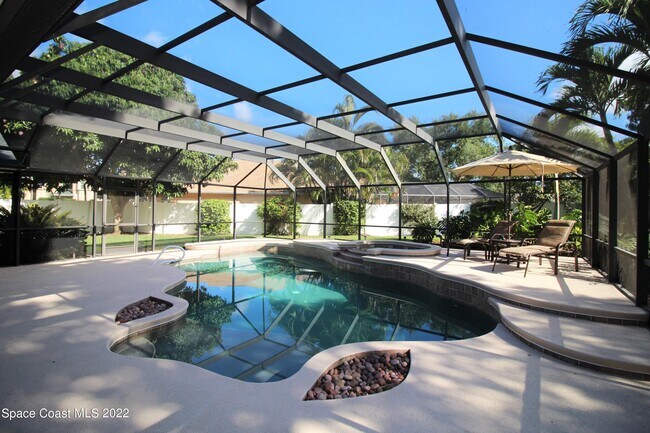 Building Photo - 1100 Tropical Cove Dr