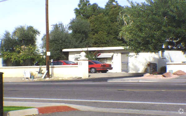 Primary Photo - 1904 E Maryland Ave