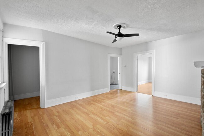 Building Photo - 346 39th St