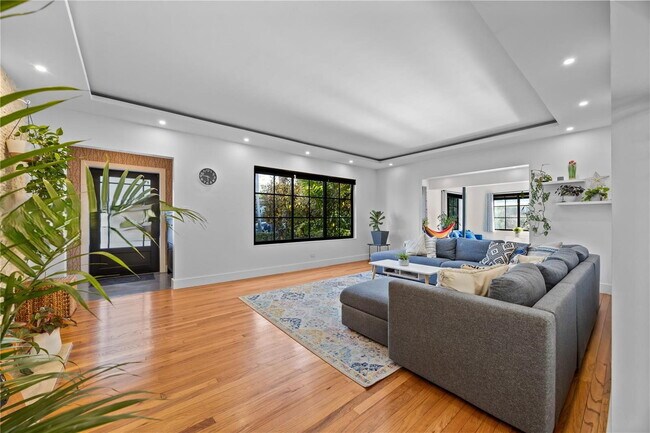 Foto del edificio - 351 NE 98th St