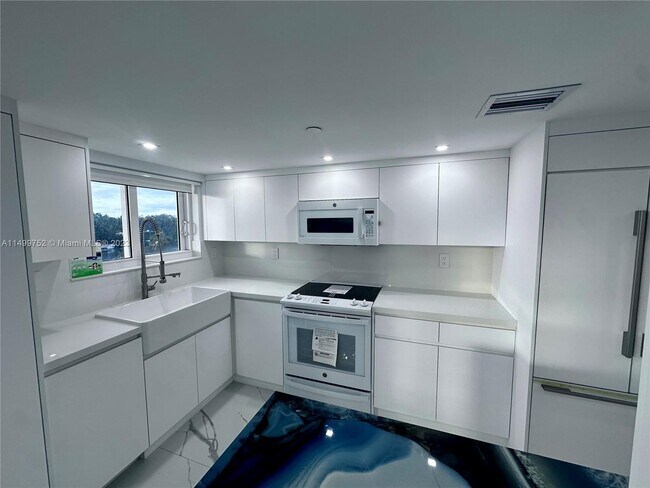 Foto del edificio - 1330 West Ave