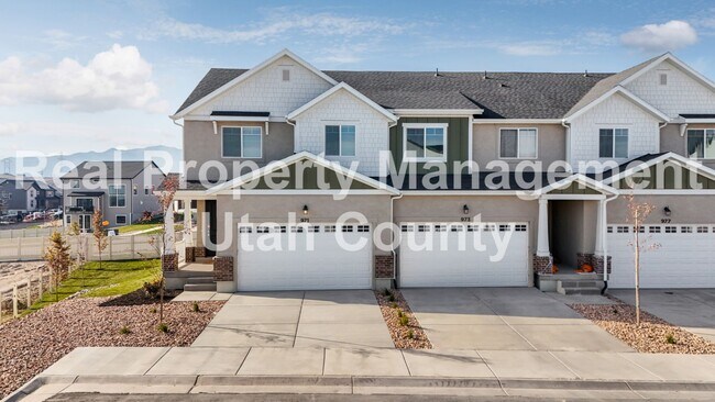 Foto del edificio - Brand New Townhome