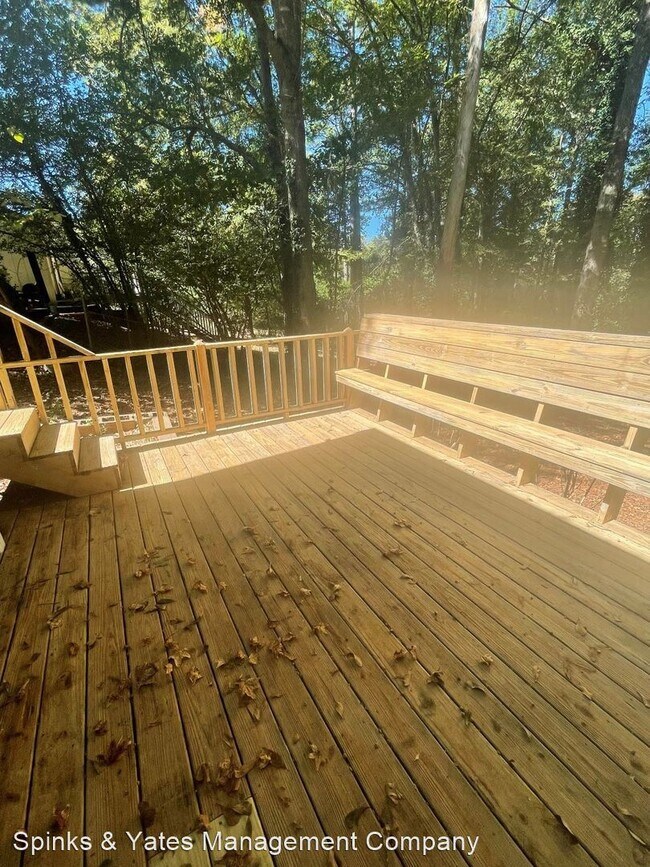 Building Photo - 3 br, 2 bath House - 402 Woodland Dr.
