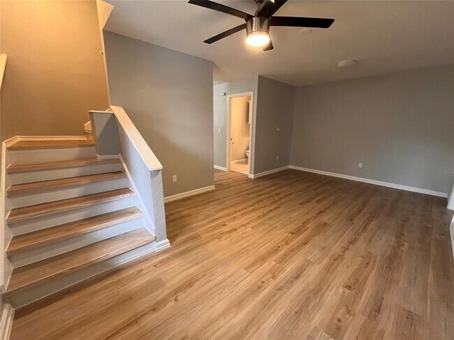 Foto del edificio - 8802 Little Walnut Dr