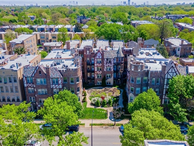 Building Photo - 5717 N Kimball Ave