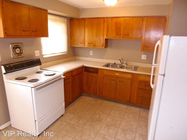 Building Photo - 4677 Hilton Ave