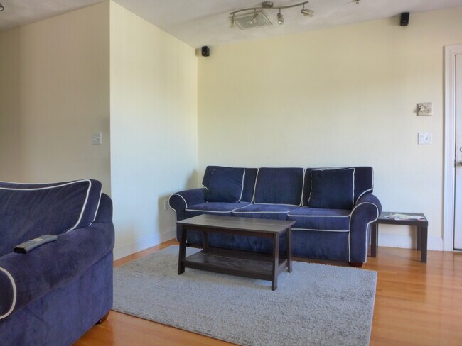 Foto del edificio - 124 Hillside St