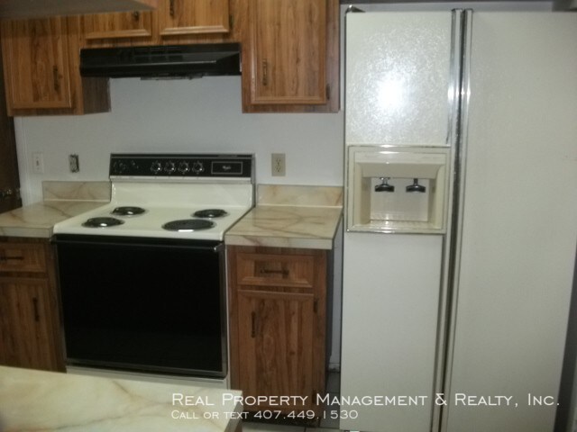 Building Photo - 2 BR / 2.5 BA Townhouse In Carmel Oaks